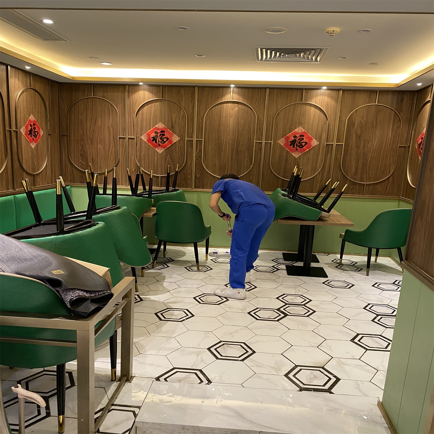 陈记烧鹅餐厅地面防滑处理工程