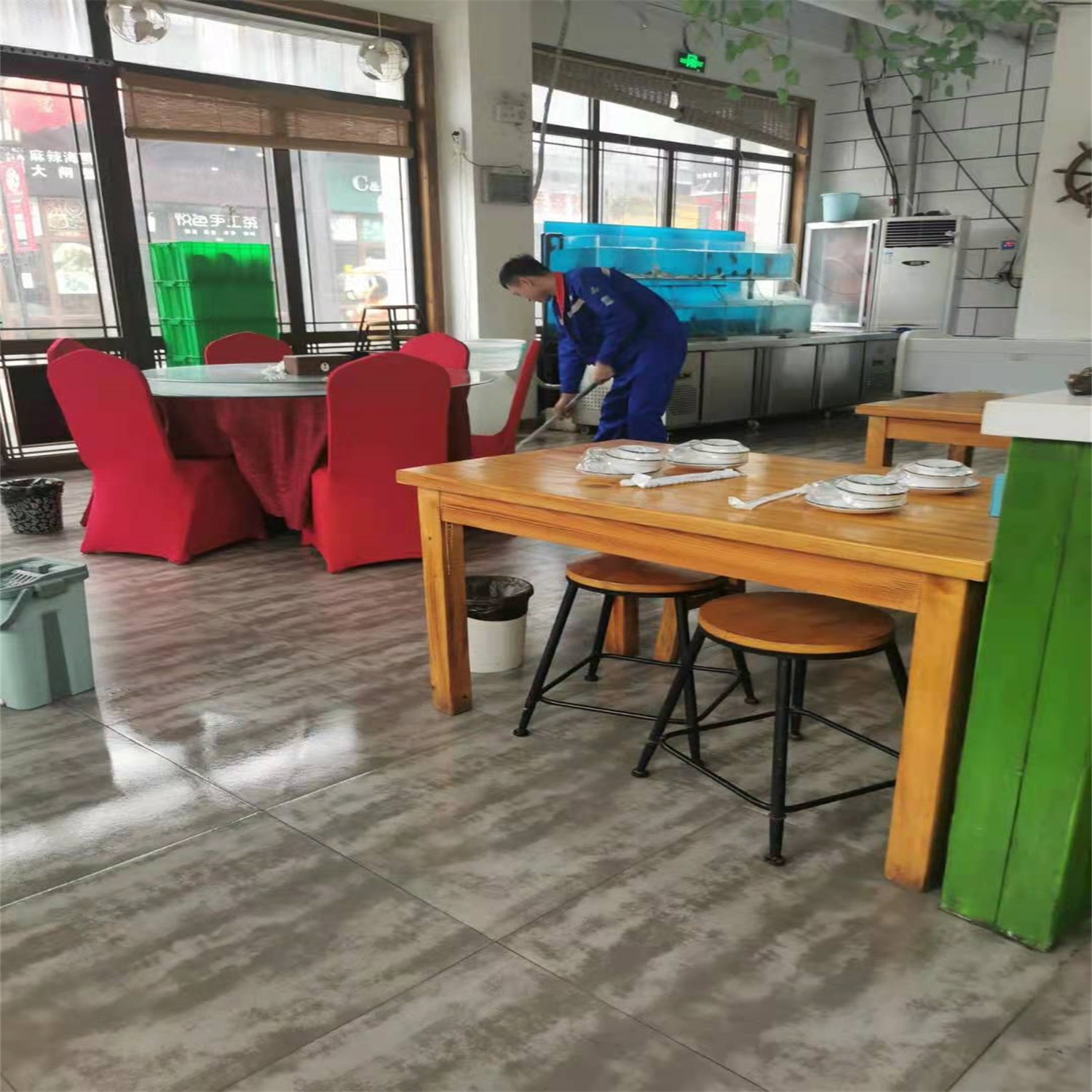 海鲜大咖餐饮地面防滑处理