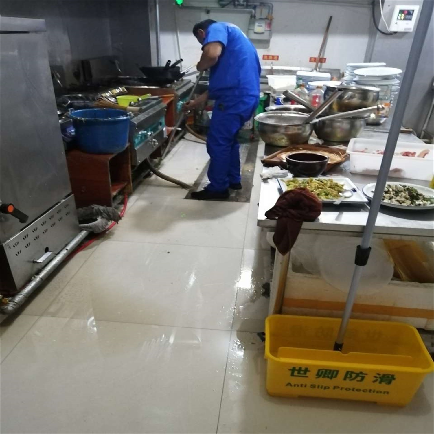 王记私房菜馆做过道厨房卫生间