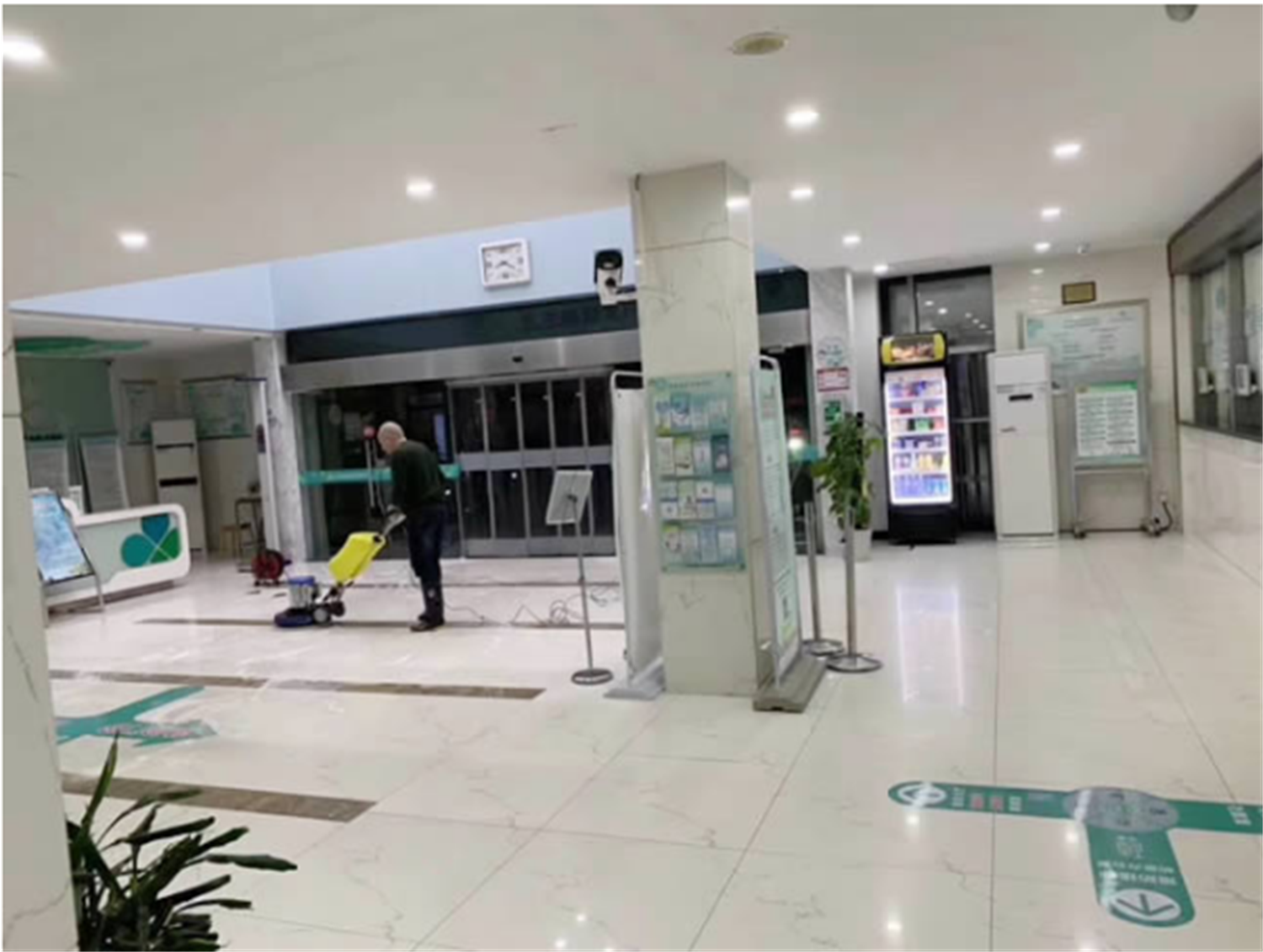 中河街道社区卫生服务中心地面防滑处理