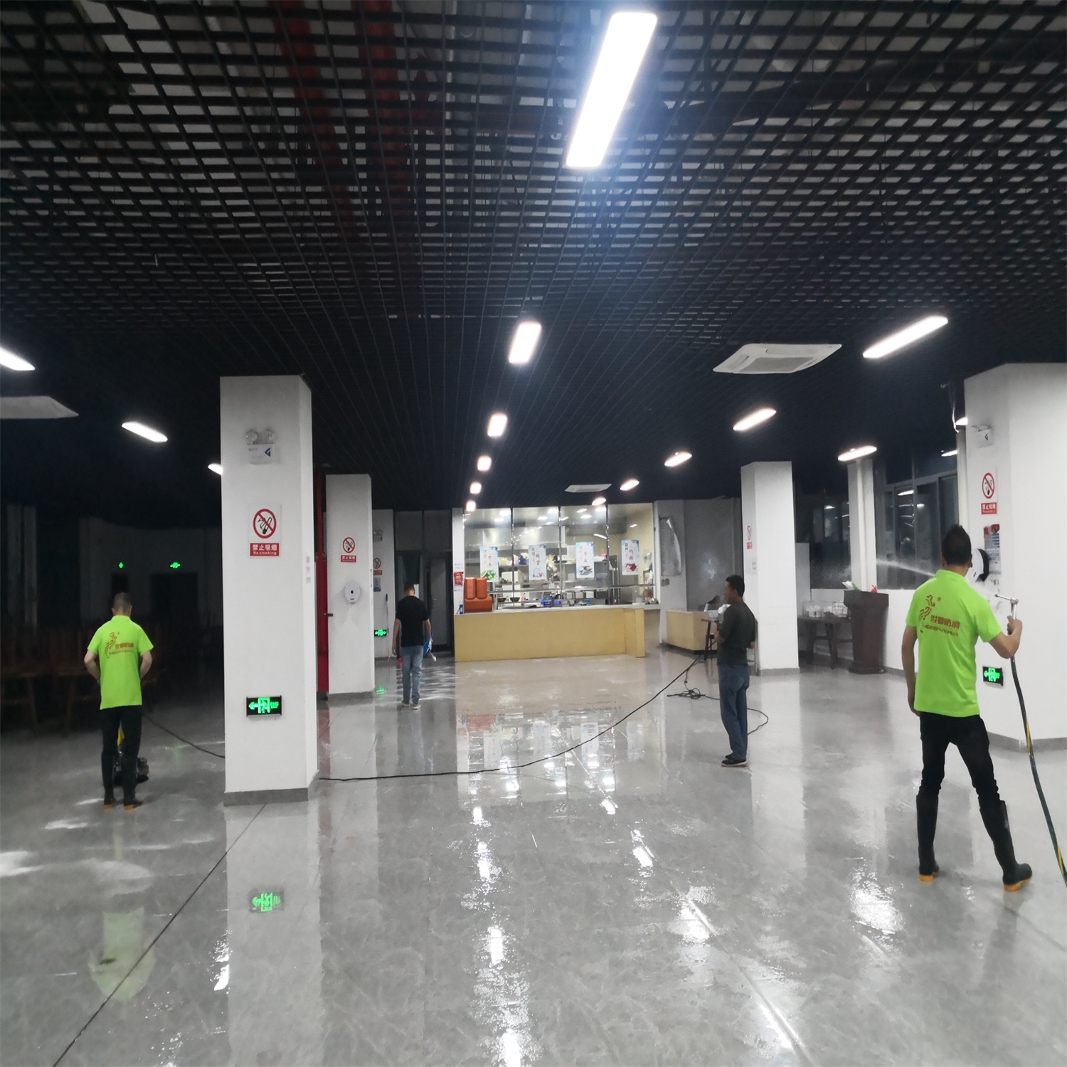 美事达仓储公司地面防滑施工