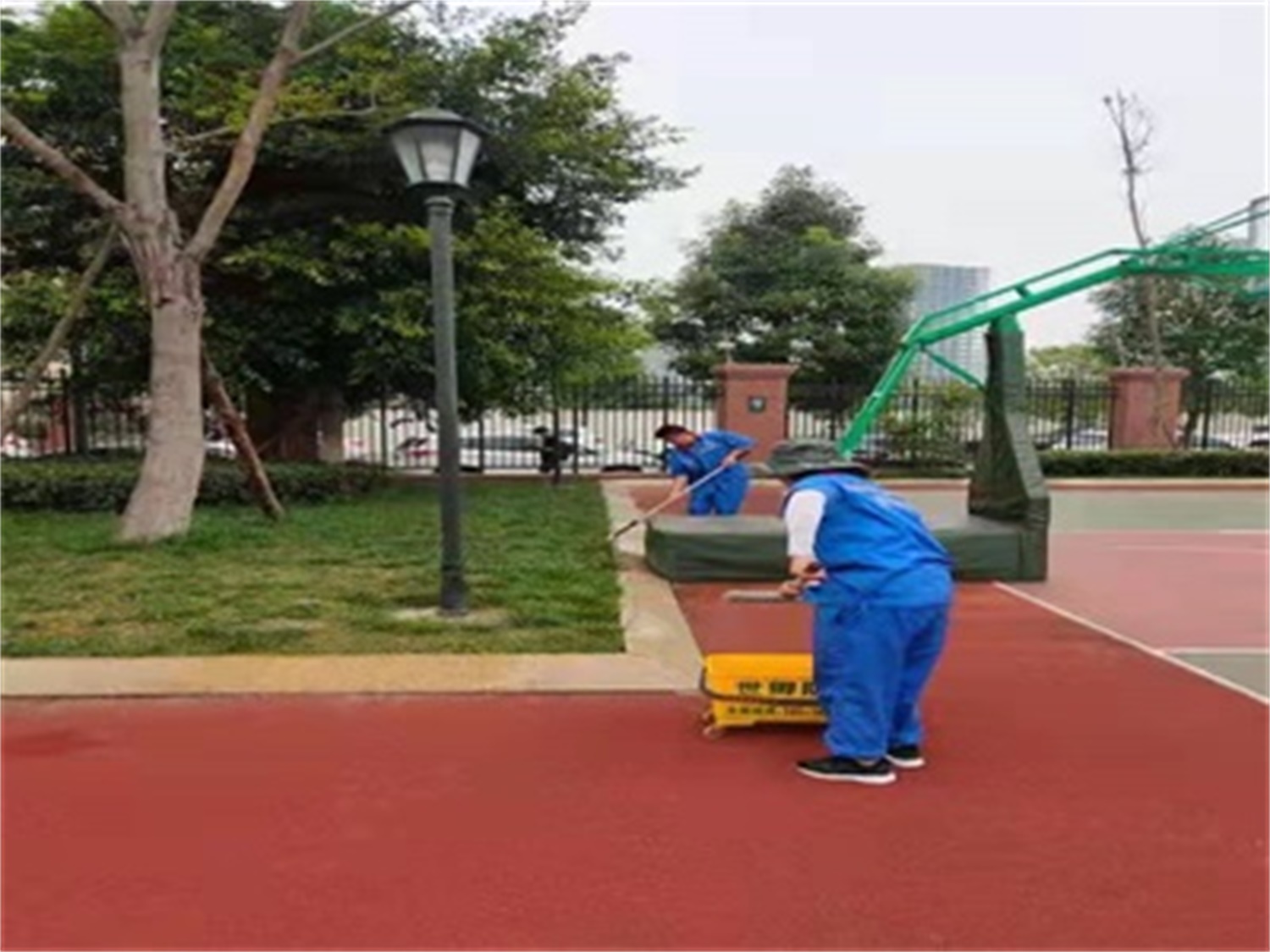 教科院附属学校小学部道路地面防滑施工
