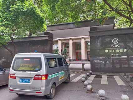 淋浴间防滑地面图片